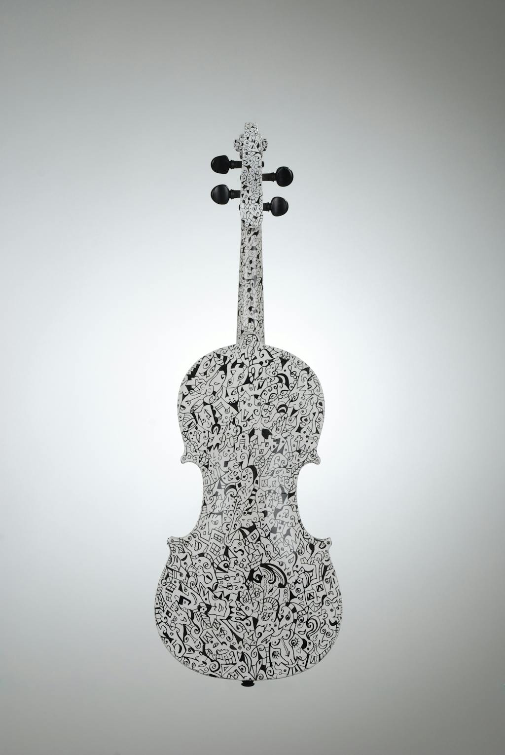 Violin "Winter", painted by Elena Birkenwald in 2005
